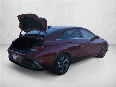 New 2026 Hyundai Elantra Limited image 2