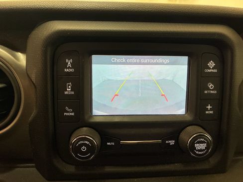 Used 2018 Jeep Wrangler Unlimited Sport S AWD/4WD image 20