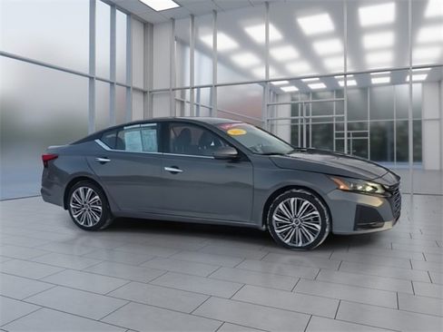 Certified 2025 Nissan Altima 2.5 SL image 2