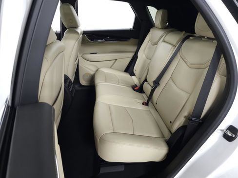 Used 2017 Cadillac XT5 Premium Luxury w/ LPO, Wheel Lock Package image 33