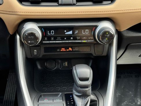 Certified 2025 Toyota RAV4 LE AWD/4WD image 11