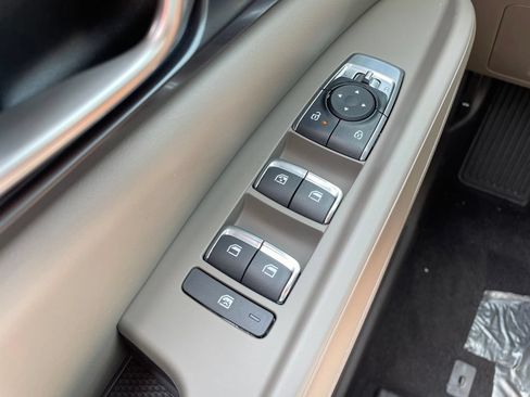 New 2026 Kia Carnival FWD image 25