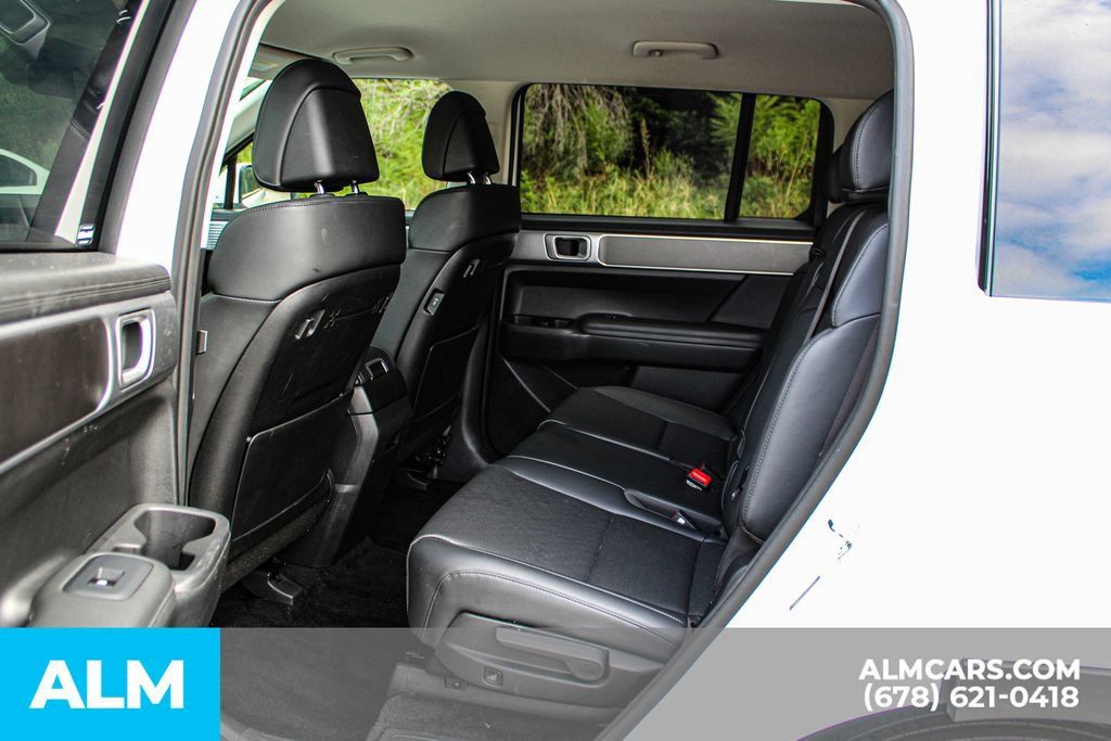 Used 2026 Hyundai Santa Fe SEL AWD/4WD image 16
