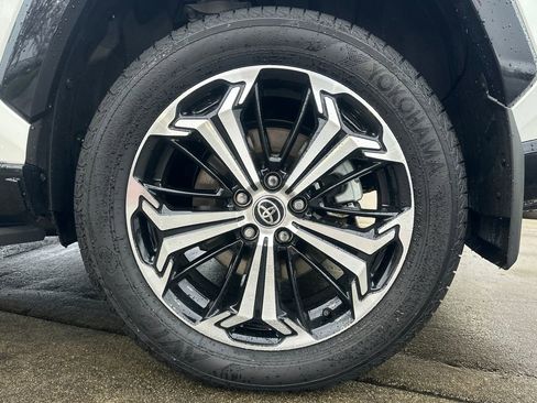 Certified 2025 Toyota RAV4 XSE w/ Premium Package image 28