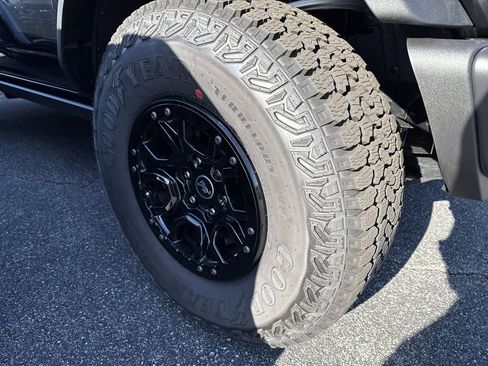 New 2025 Ford Bronco Badlands w/ Sasquatch Package image 12