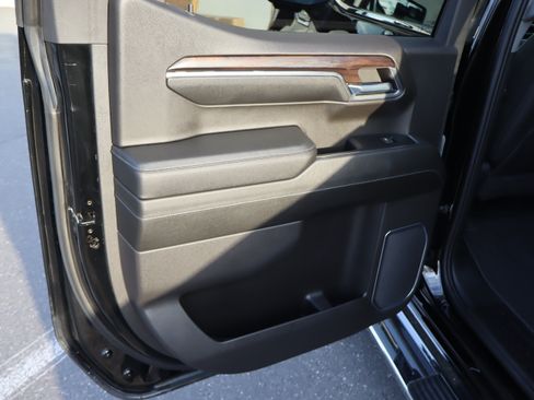 Used 2024 GMC Sierra 1500 SLT w/ SLT Premium Package AWD/4WD image 34