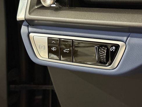 New 2026 Cadillac Vistiq Premium Luxury image 16