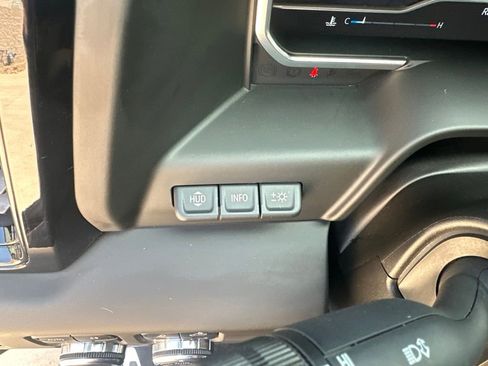 Used 2024 GMC Sierra 1500 AT4 w/ Technology Package AWD/4WD image 10
