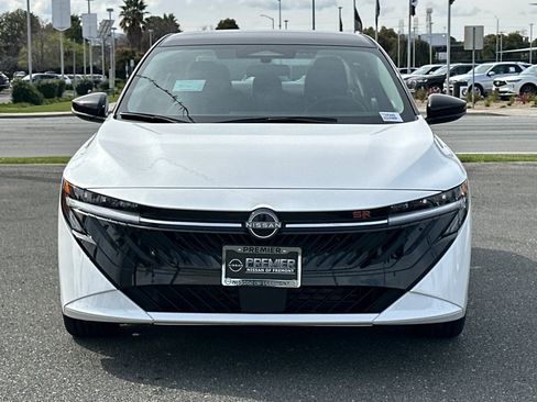 New 2026 Nissan Sentra SR w/ Floor Mat Package image 6