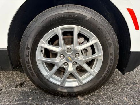 Used 2022 Chevrolet Equinox LT w/ Driver Convenience Package image 12