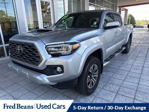Used 2023 Toyota Tacoma TRD Sport w/ TRD Premium Sport Package AWD/4WD image 13