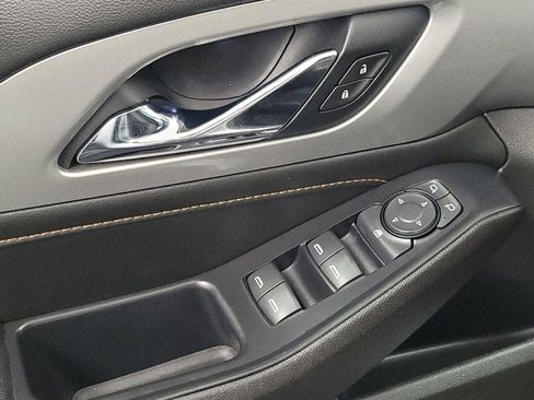Used 2021 Chevrolet Traverse LS FWD image 27
