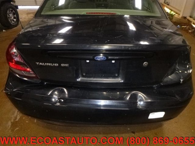 Used 2005 Ford Taurus SE FWD image 15