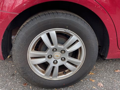 Used 2012 Chevrolet Sonic LS image 15