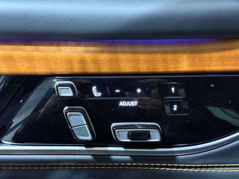 Used 2024 Jeep Grand Wagoneer L Series III image 10