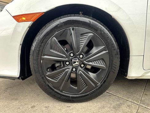 Used 2019 Honda Civic EX image 9