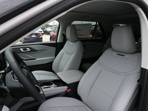 New 2026 Ford Explorer Platinum w/ LUX Leather Package AWD/4WD image 15