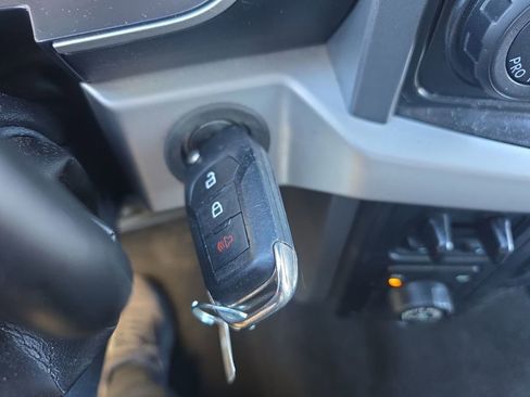 Used 2022 Ford F150 XLT w/ XTR Package image 40