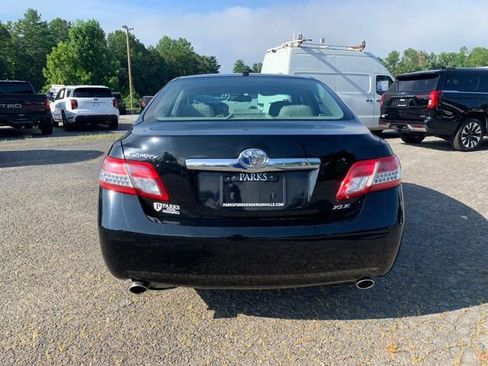 Used 2010 Toyota Camry XLE FWD image 7