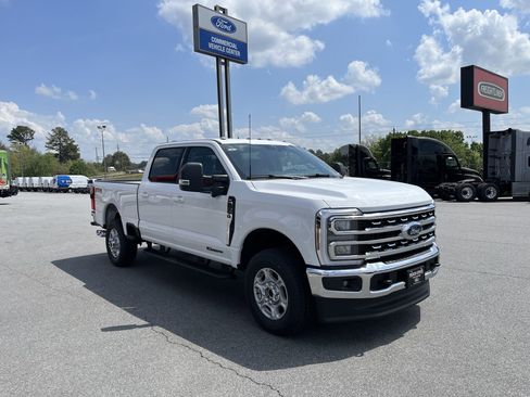 New 2026 Ford F350 XLT w/ XLT Premium Package AWD/4WD image 2