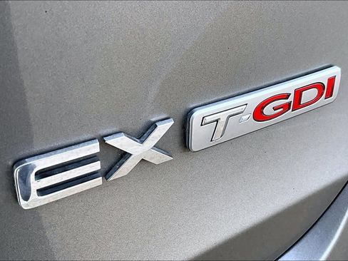 Used 2017 Kia Sorento EX w/ EX Premium Package image 10