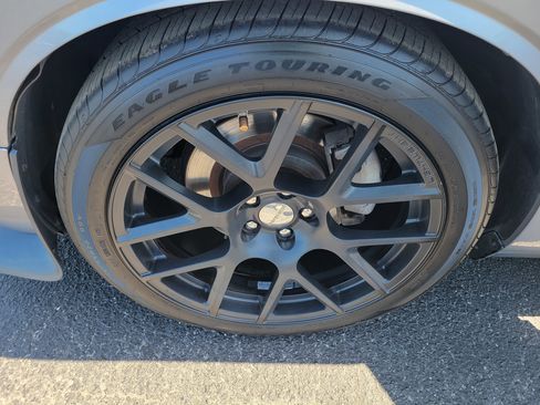 Used 2015 Dodge Challenger R/T Plus image 31