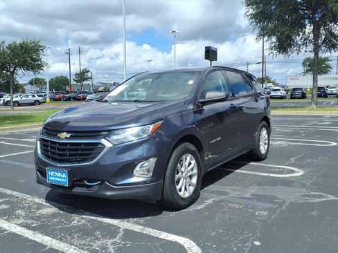 Used 2019 Chevrolet Equinox LS w/ LS Convenience Package AWD/4WD image 12