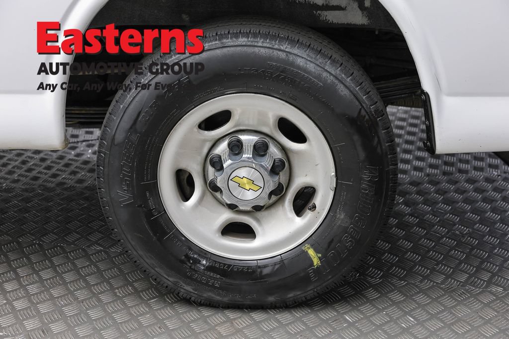 Used 2024 Chevrolet Express 3500 LT w/ LT Preferred Equipment Group RWD image 9