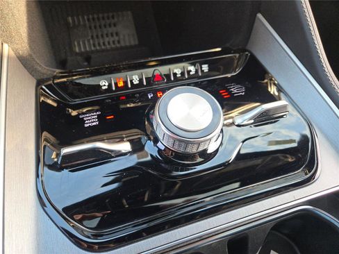New 2026 Jeep Grand Wagoneer L Limited AWD/4WD image 34