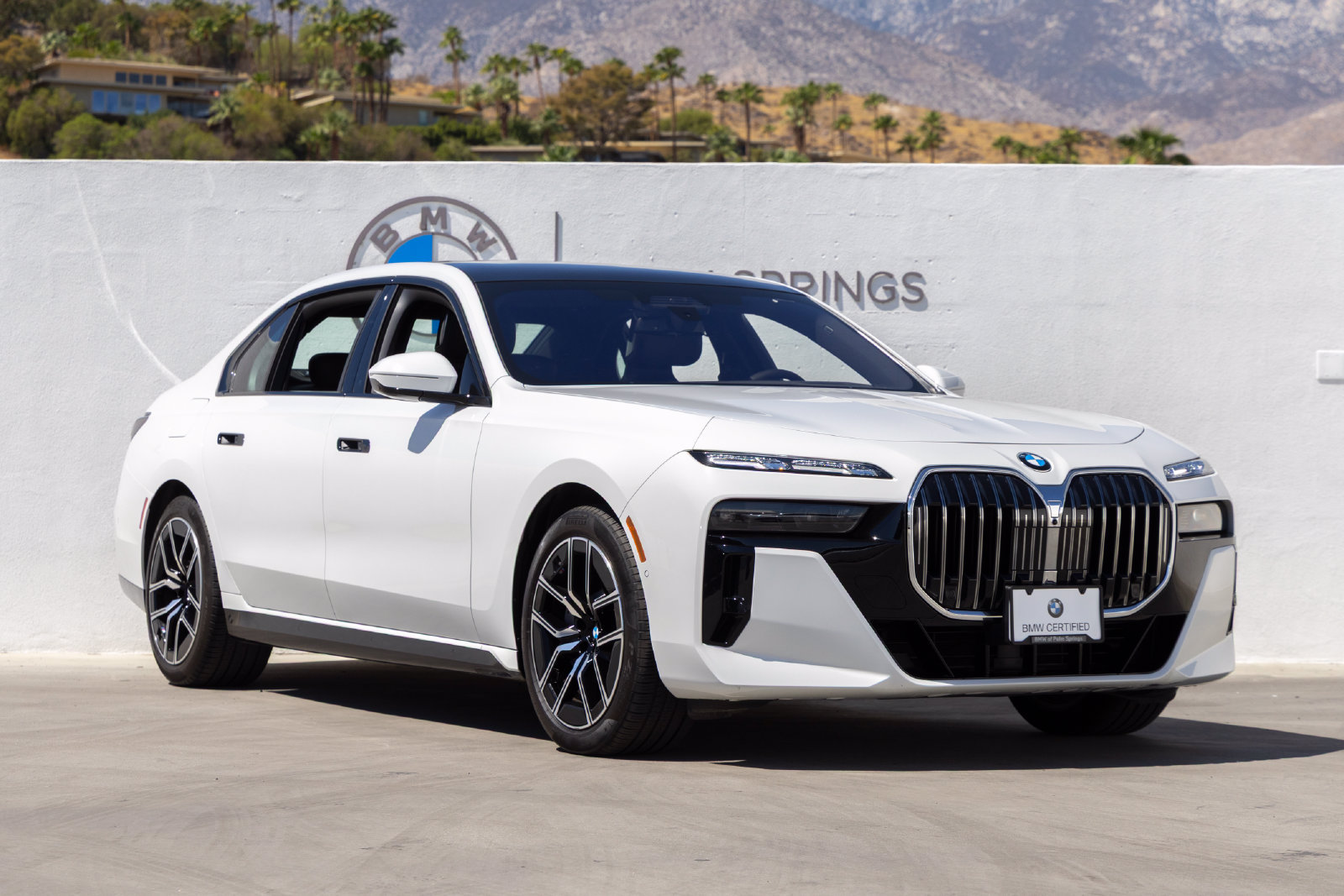 Certified 2025 BMW 760i xDrive AWD/4WD image 2