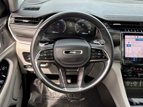 Used 2023 Jeep Grand Cherokee L Overland w/ Luxury Tech Group IV image 17