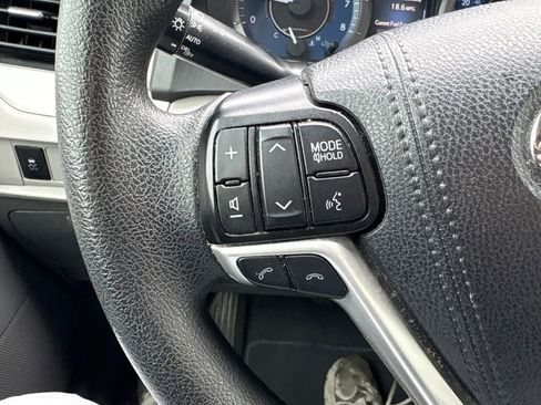 Used 2019 Toyota Sienna LE FWD image 21