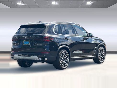 Used 2026 BMW X5 xDrive40i w/ Parking Assistance Package AWD/4WD image 8