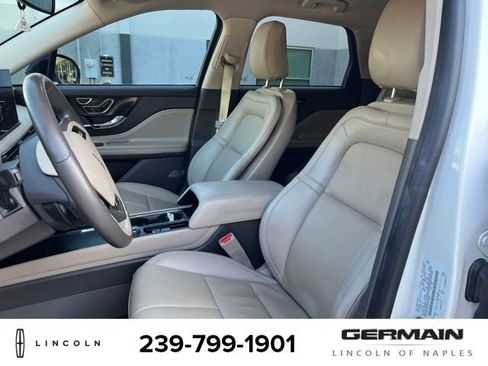Used 2023 Lincoln Corsair Reserve w/ Towing Package FWD image 10