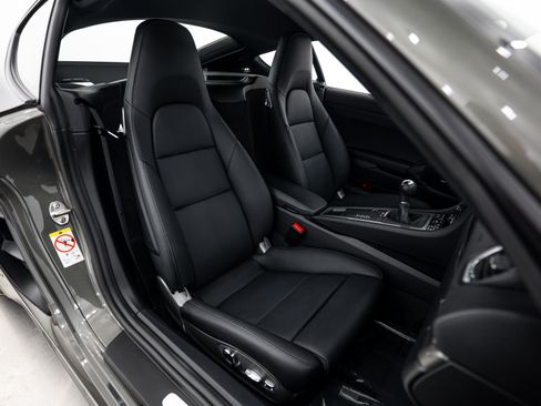 Certified 2025 Porsche 718 Cayman S RWD image 25