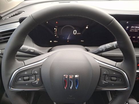 Used 2025 Buick Encore GX Sport Touring w/ Experience Buick Package image 19