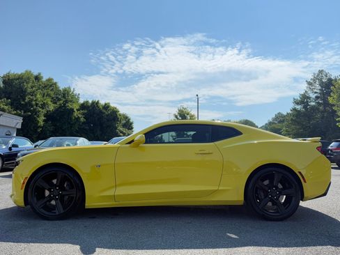 Used 2017 Chevrolet Camaro SS image 2