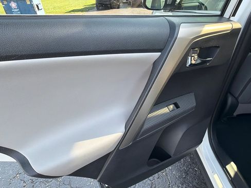 Used 2014 Toyota RAV4 Limited AWD/4WD image 29