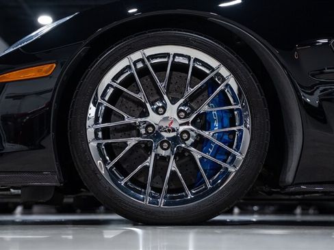 Used 2009 Chevrolet Corvette ZR1 w/ Preferred Equipment Group RWD image 12