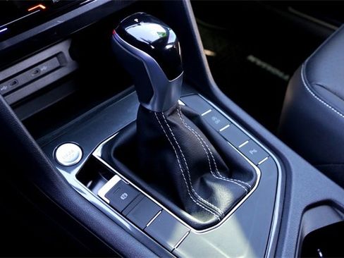 Used 2023 Volkswagen Tiguan SE R-Line image 19