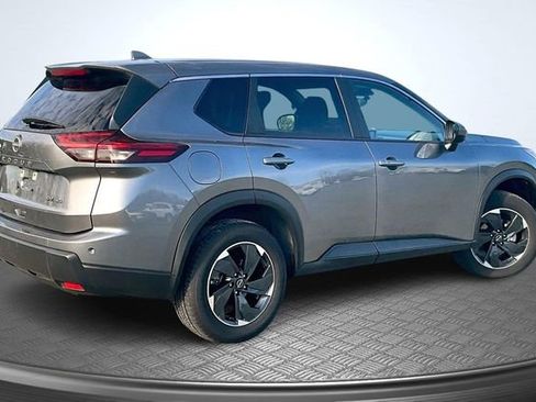 Used 2024 Nissan Rogue SV image 6