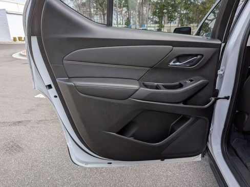 Used 2019 Chevrolet Traverse LT FWD image 26