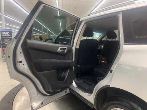 Used 2016 Nissan Pathfinder S FWD image 20