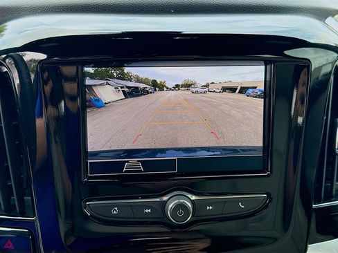 Used 2023 Chevrolet Traverse LS image 13