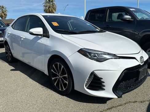 Used 2018 Toyota Corolla SE w/ Carpet Mat Package (TMS) image 3