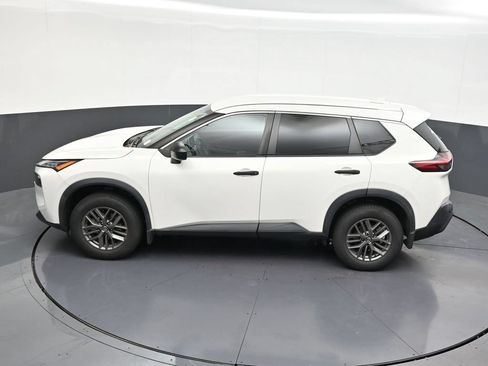 Used 2021 Nissan Rogue S FWD image 16