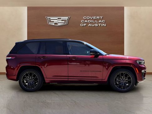 Used 2024 Jeep Grand Cherokee Summit AWD/4WD image 5