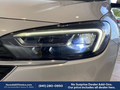 Used 2022 Buick Encore GX Essence w/ Experience Buick Package FWD image 6