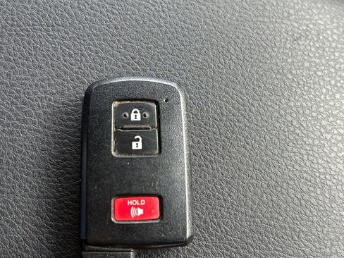 Used 2018 Toyota Tacoma TRD Pro AWD/4WD image 27