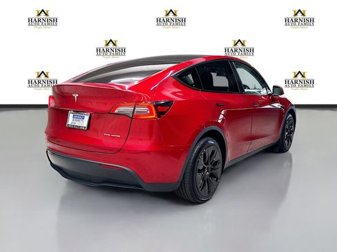 Used 2024 Tesla Model Y Long Range AWD/4WD image 5